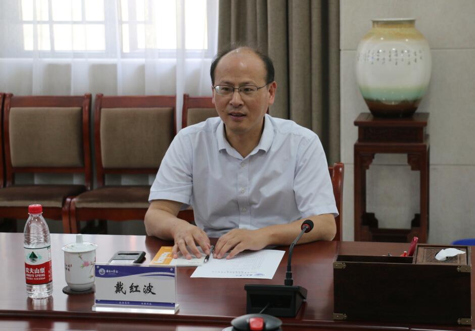 副书记蓝贤发和招生就业处处长曾晓辉就相关具体工作情况进行了汇报